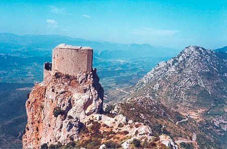 Le château de Quéribus Cucugnan (Aude), France, dernier bastion des cathares Haut-lieu d'énergie